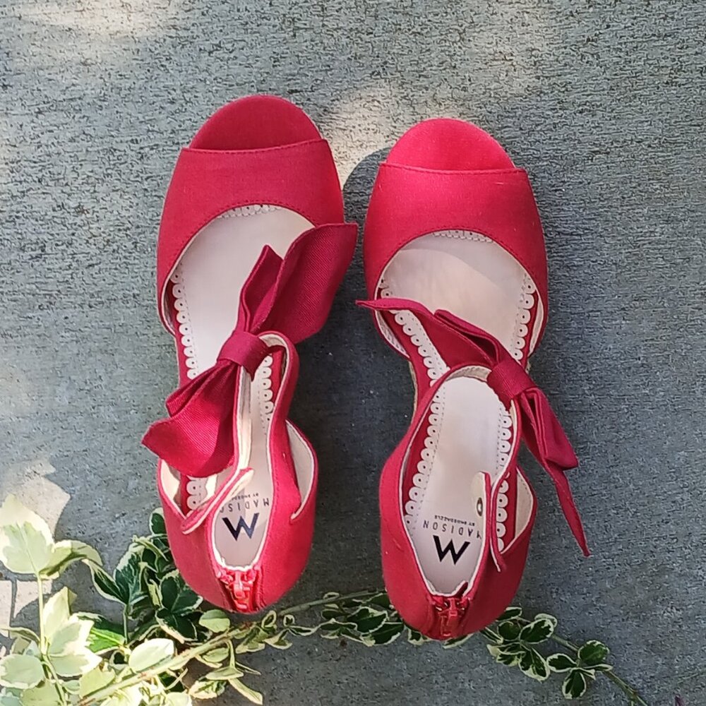 Shoedazzle Madison Red Ankle Strap Wedge Platform Sandals Shoes with a Bow NIB - Picture 4 of 7